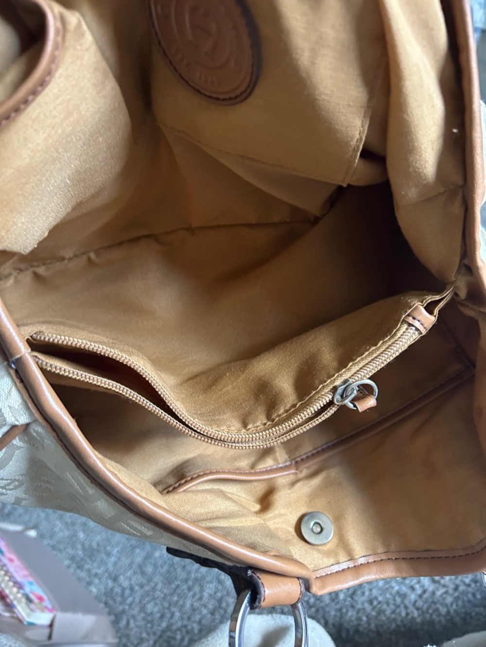 Aigner Classic Tan & Cream Tote Handbag - Designer-Inspired Women’s Bag - Picture 4 of 10